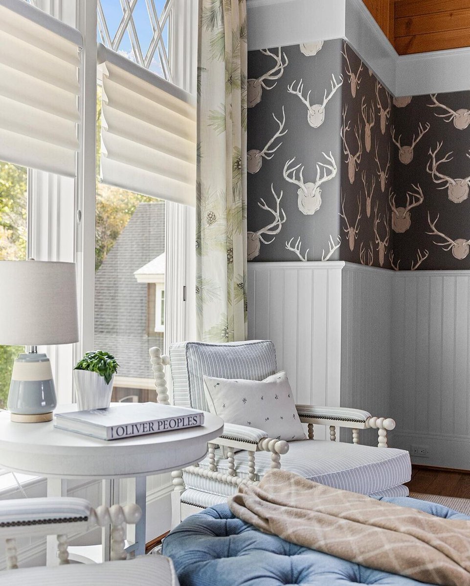 Discover tranquility in every detail of this serene corner, curated by @nadine_hogan_designer and adorned with the timeless elegance of Antlers Paper Wallcovering. Repost: @quietmoose