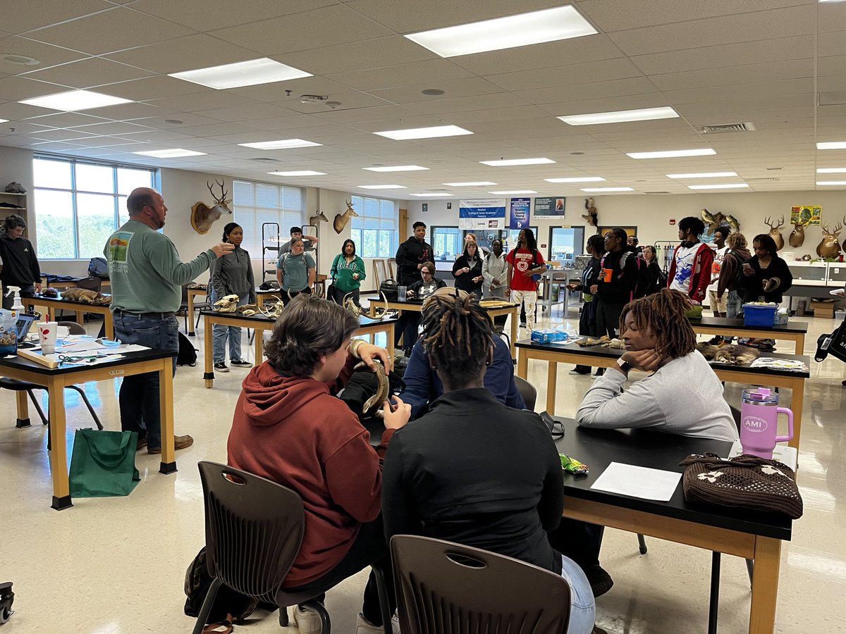 KemilyPattillo's tweet photo. We wrapped up our soap collab today by visiting @PollardAg to learn about wildlife tracks &amp; other id methods, the importance of wildlife management, &amp; the impact of animals and disease on our economy. It was so fascinating! #myNCCA #NCSSbethebest #iteachchem https://t.co/WWDfMU6Qjn