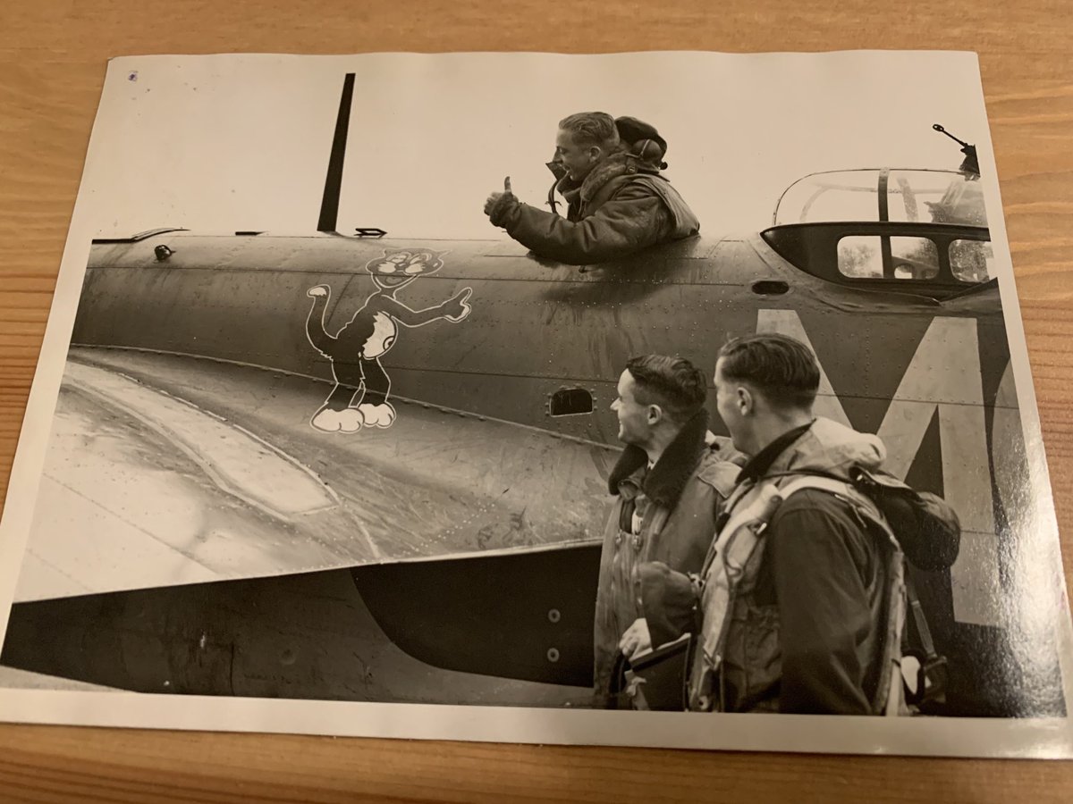 Any of my Twitter/X friends able to identify this Blenheim squadron/crew with a rather lovely Felix the cat emblem? Photo dated 15 August 1940.
