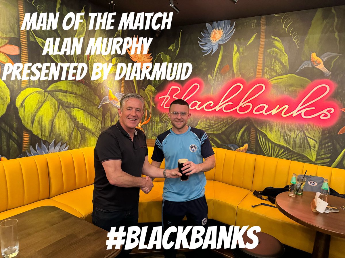 Man of the Match was Alan Murphy with a quality performance tonight 👏 Thanks to Diarmuid and the Blackbanks Bar & Grill crew for the award 🍻 @AlQuinn2015 @hitthechannels @LSLLeague #LSLlivescore