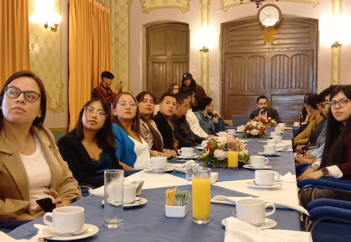 #CiudadesSostenibles I <a href="/GIZEcuador/">GIZ Ecuador</a> participó en un espacio de trabajo para presentar la nueva 𝗠𝗮𝗲𝘀𝘁𝗿í𝗮 𝗲𝗻 𝗔𝗿𝗾𝘂𝗶𝘁𝗲𝗰𝘁𝘂𝗿𝗮 𝗰𝗼𝗻 𝗺𝗲𝗻𝗰𝗶ó𝗻 𝗲𝗻 𝗖𝗼𝗻𝘀𝘁𝗿𝘂𝗰𝗰𝗶ó𝗻 𝗦𝗼𝘀𝘁𝗲𝗻𝗶𝗯𝗹𝗲, que ofrecerá la <a href="/UTEoficial/">Universidad UTE</a>. 🎓🏙️🌿
 
Por un #EcuadorSostenible 🇪🇨