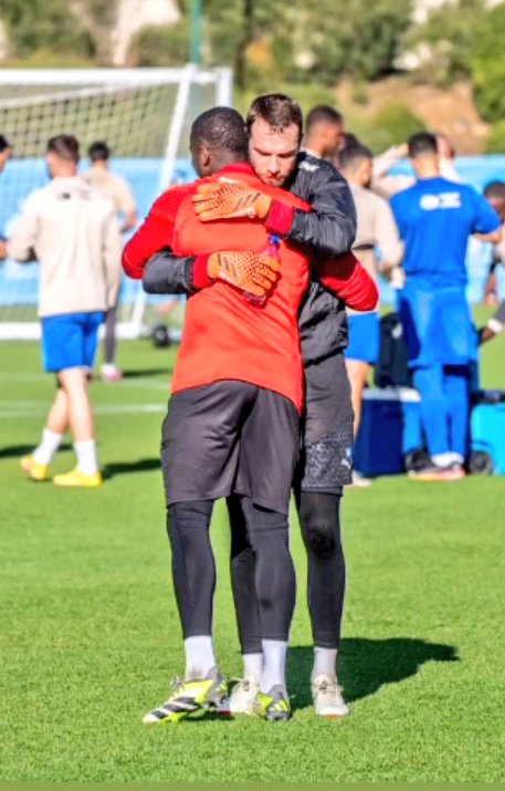 🔹Pour Pau Lopez 🇪🇸 j'ai l'impression qu'à l'OM il a atteint le pic de sa carrière et qu'il ne progressera plus 🔹 La saison prochaine j'espère qu'il sera mis en concurrence avec un jeune gardien avec une grosse marge de progression 🧤 #TeamOM 🔵⚪ #MercatOM