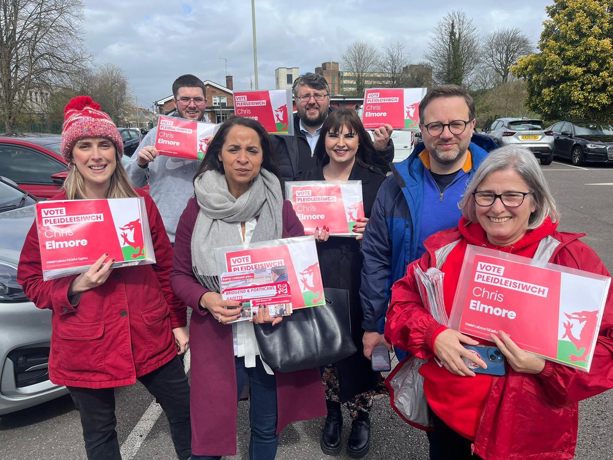 Great chats on the doorstep today with our @WelshLabour Police and Crime Commissioner candidate @Emma_Wools and our team. Special thanks to @MoultrieJess who came to join us! Warm welcome from residents and it’s stayed dry! 🗳️🌹