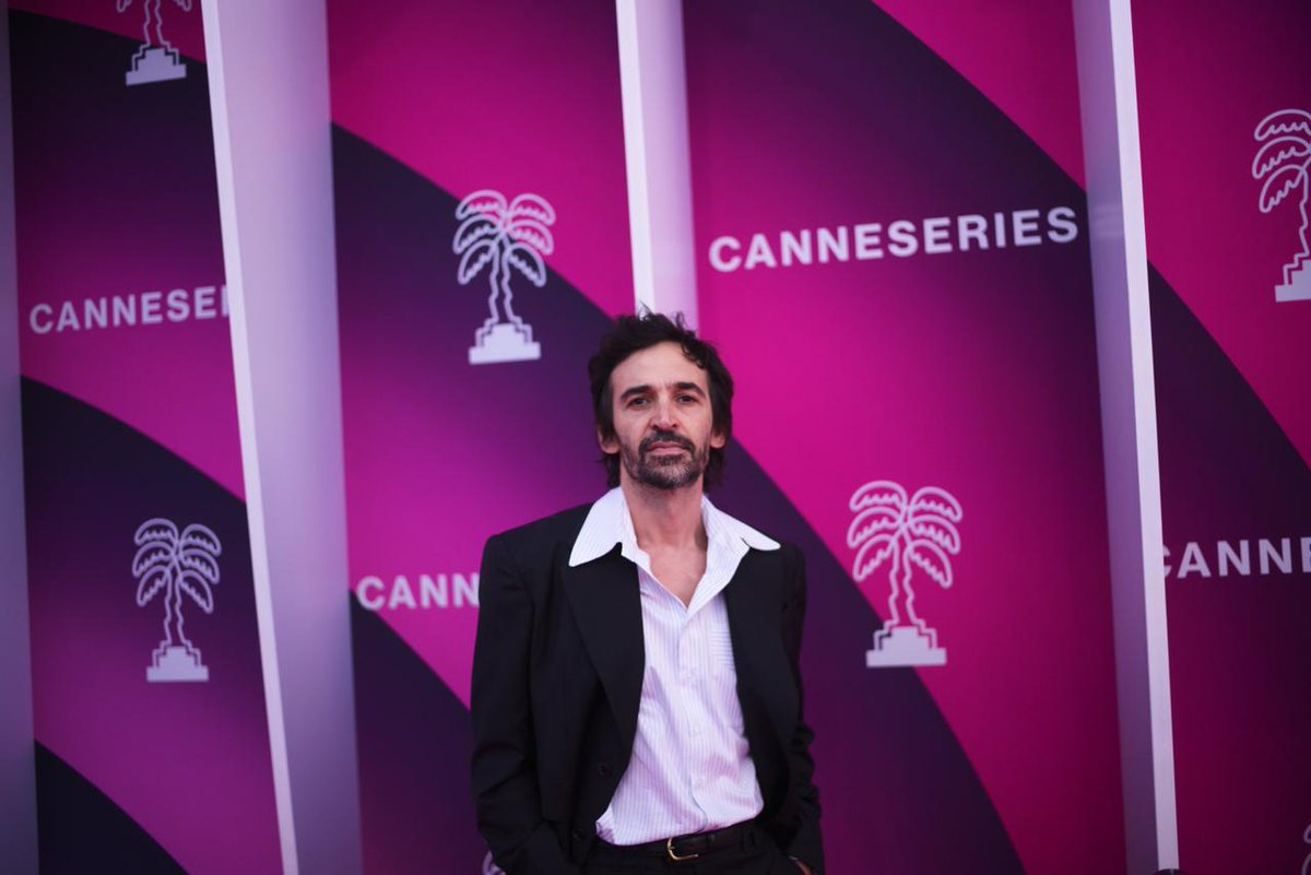 Começou agora a pouco o <a href="/CANNESERIES/">CANNESERIES</a> e olha só o estilo da equipe que foi representar Betinho: No Fio da Navalha! #series #festivaldecannes #betinhoaserie
