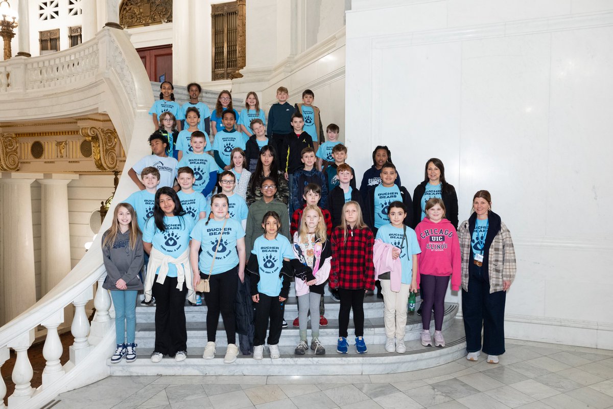 These students from Bucher Elementary in @ManheimTownship took a school field trip to the state capitol to see the gorgeous and historic building + learn more about how their state government works. Tours are free and informative; book yours here: pacapitol.com