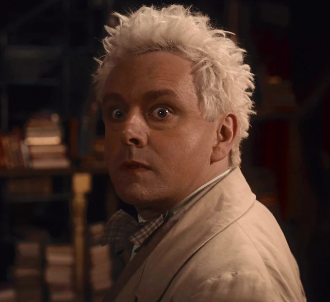 I know we're all saying Aziraphale have soft curls and all but it looks SO ROUGH and SPIKY to me So he's a tiny hedgehog now.#GoodOmens 