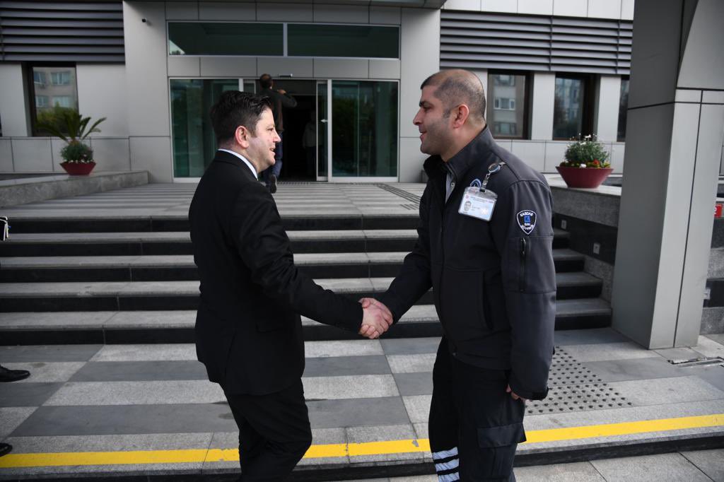 mesutkosedagi's tweet photo. Kadıköy Belediyesi'nde görev alan kıymetli çalışma arkadaşlarımızla bayramlaştık. Tüm mesai arkadaşlarıma sağlık, mutluluk ve huzur dolu bir bayram geçirmelerini dilerim. Birlikte nice güzel bayramlara! https://t.co/wIIqsb50UN