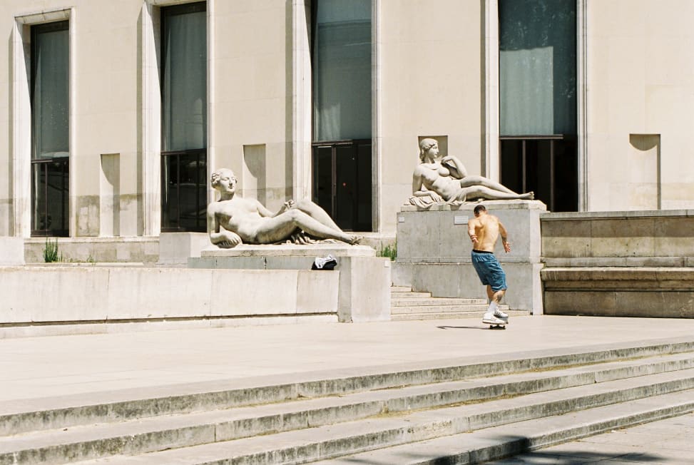 In a show at the Musée d’Art Moderne de Paris, the Dutch-American photographer explores his lifelong fascination with the sport. Artist Ari Marcopoulos on bringing skateboarding into the museum: bit.ly/3xhiTaX