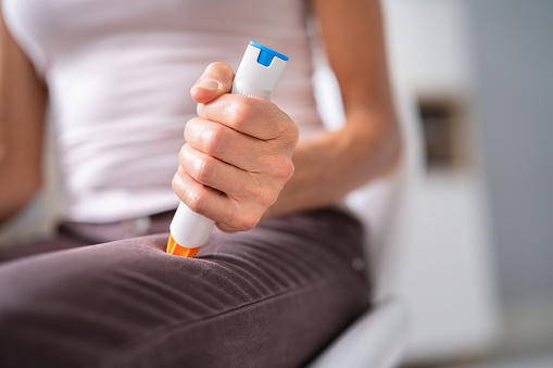 If you are severely allergic and traveling with others, make sure they know how to recognize signs of a severe allergic reaction and when/how to use epinephrine auto-injectors correctly. Carry your auto-injector with you for all activities. Learn more: bit.ly/3PoKH3k