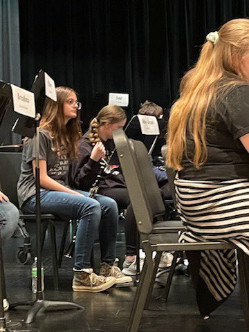 BotkinsMusic's tweet image. Congrats to Botkins JH Band members whom are participating today in Anna
with:
Shelby County Junior High Honor Band: Adi Miller, Shelby Vaubel, Ruby-Jean Johnson, Brennen Mack, Eleanor Koenig, Liam Cooper, Jeff Johnson 🎺🎷🥁🪈 Super Proud of them all! 💛🖤🤍