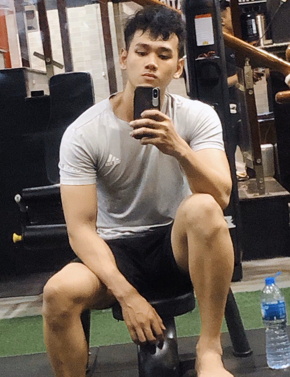 Vũ trụ mỹ nam tweet media