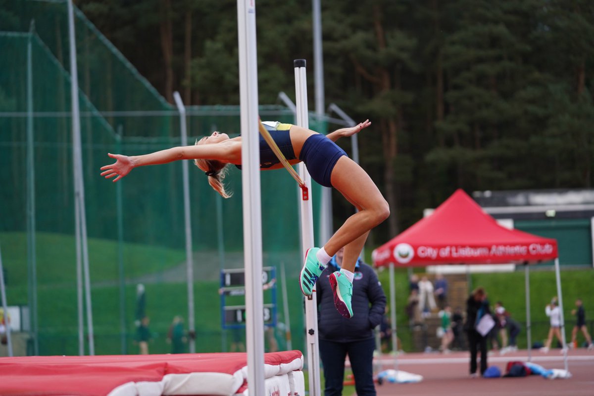 Ciara Kennelly taking 🥇 in the women’s HJ in a new PB of 1.80m 🤩