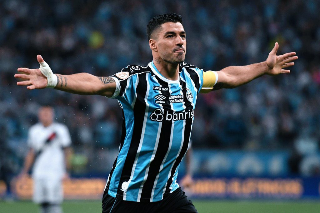 victorpadilhas's tweet photo. Não é nada demais não.

Hoje me bateu saudade do Suárez. Do nada. Foda-se. Eu não vou superar. https://t.co/dET2yW4OzF
