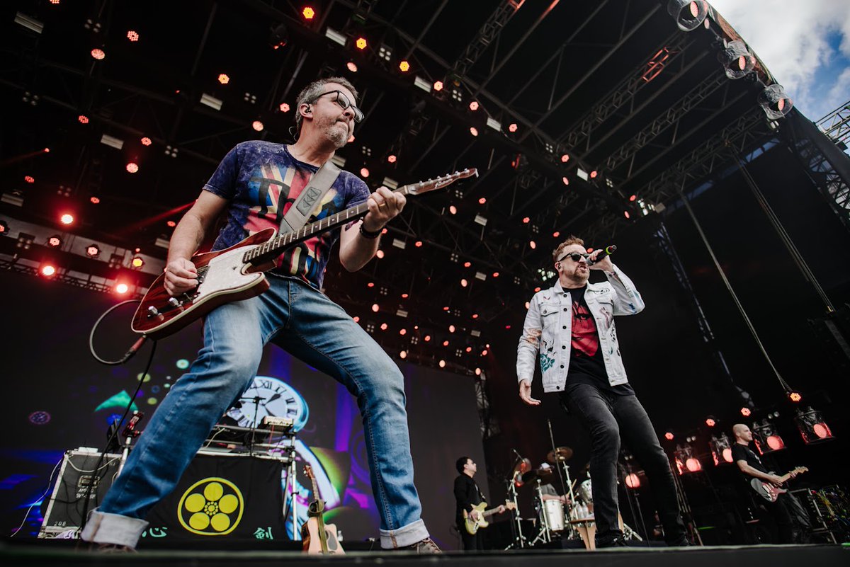 Save the date, New York: may, 24. Nenhum de Nós is a Brazilian pop rock band formed in 1986 in Porto Alegre, Rio Grande do Sul. One of the most famous Brazilian pop rock bands. May 24, Sony Hall > sonyhall.com/events/nenhum-…