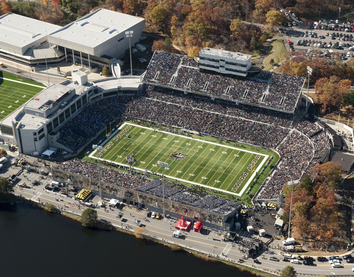 After a great conversation with @CoaASmith3 I am blessed to receive my first D1 offer from Army! #AGTG ⚔️@CoachJeffMonken @ArmyWP_Football @ArmyFB_Recruit @CoachThompson33 @CoachKelleyWHS @DmvSportsLive6 @D1RecruitNation @Spotlight39_Pod @tdhald @WalkersvilleFB