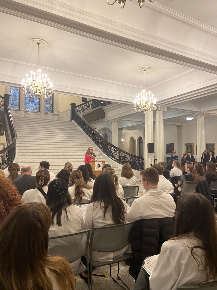 This week I had the pleasure of speaking at the Mass. Physician Assistants Lobby Day. PAs are a critical part of our health system ensure people can access the care they need. I filed H.2135 to help PAs practice to the full scope of their expertise. TY for your work @MAPAforPAs !