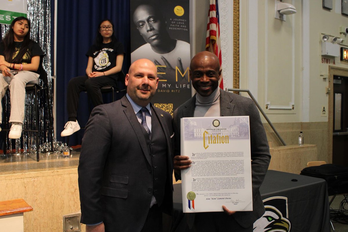 From childhood adversity to international fame, R&amp;B singer, songwriter, and author, Kem Owens visited Ralph R. McKee CTE High School on April 4, 2024.
#kemowens #sharemylife #marionwilson #tiffanytuckerpryor