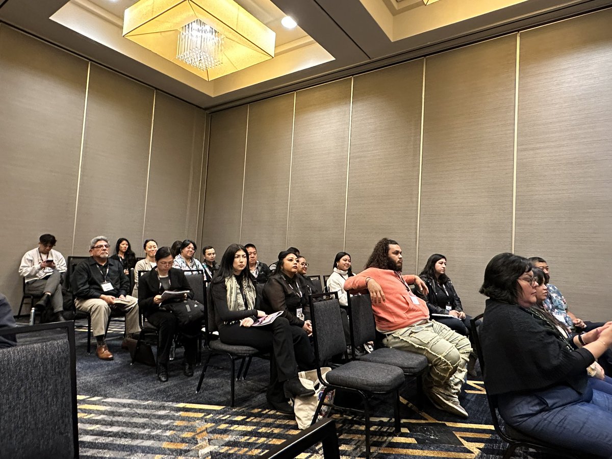 2nd Day at the #APAHE convening in Oakland. @BHCCBoston Success Coach Vivian Lin on #Transformative Leadership Lessons from Social Movements. #LeadersSuccession #EmergingLeadershipAPI #Authenticity #LivedExperiences #VulnerabilityandStrength