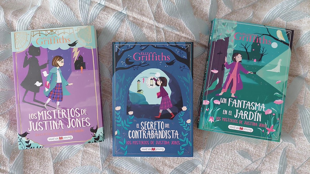 Me estoy leyendo una saga de misterio middle-grade majísima y estupendamente escrita 🫶