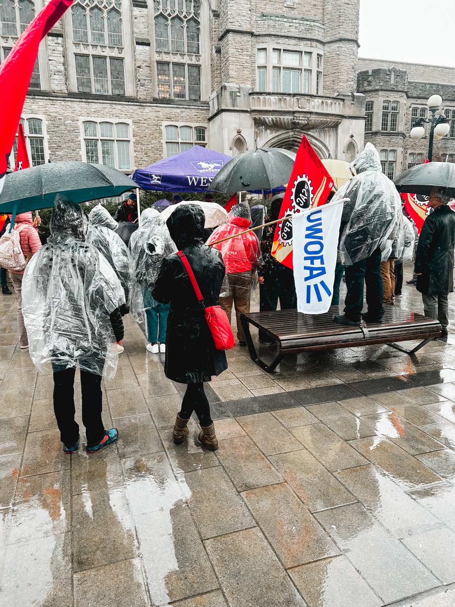 @WesternU @SGPSWesternU resorting to strike breaking tactics is not good-faith bargaining! Rain or shine we will be standing in solidarity with our GTAs and colleagues @PSAC610 ✊