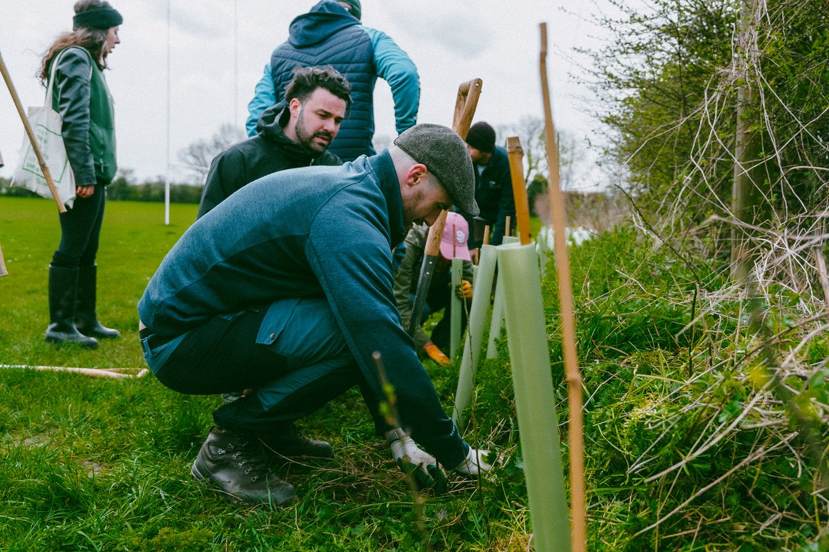 RiseMediaUK's tweet photo. The Rise team had a great day planting trees with @ITF_Worldwide 🌳We’ve been donating to @Ecologi_hq for five years now, so we were happy to get hands-on (and covered in mud) to make the world a little bit greener.

#wildlife #treeplanting https://t.co/tz9Dho7lRc