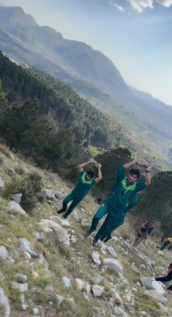 Worldcup ki tyari ❌
World War ki tyari ☑️