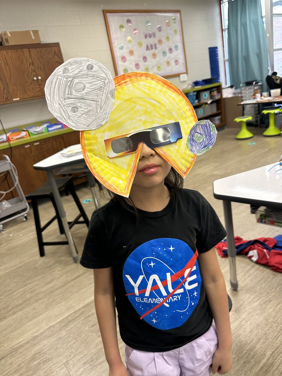 We are over here prepping for the Solar Eclipse on Monday! @yaleroadrunners @RichardsonISD