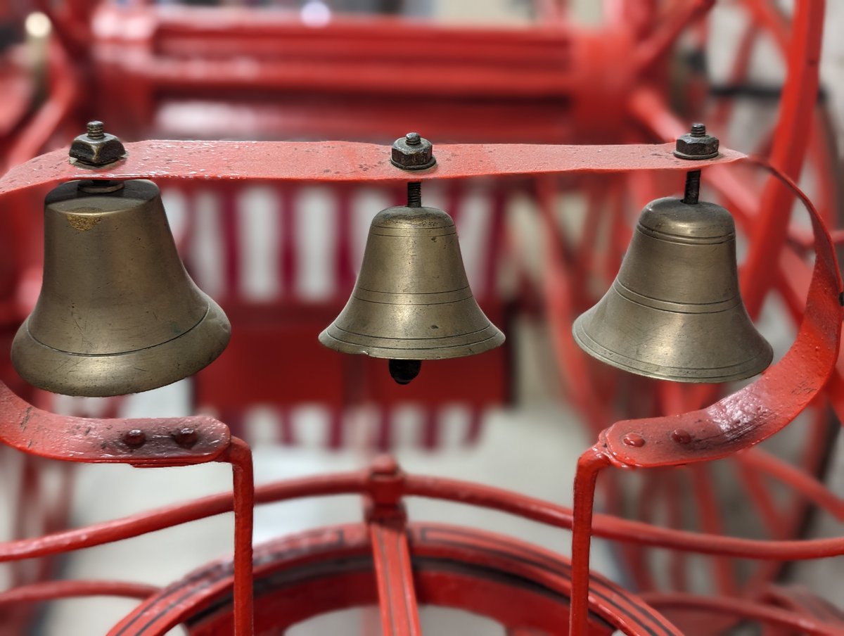 PhillyFireDept's tweet photo. Looking for something free & fun to do with the family tonight? @FiremansHall is open late for First Friday. See former firefighting vehicles & gear, pay respects to those we've lost, and learn about fire safety. Located @ 147 N. 2nd Street & open until 9:00 p.m. #phillyfire https://t.co/ixCRaTKeDZ