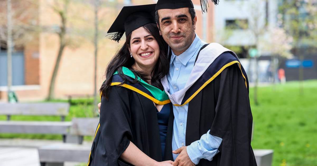 Iranian refugee couple graduate with DCU masters’ degrees on the same day irishtimes.com/ireland/educat…