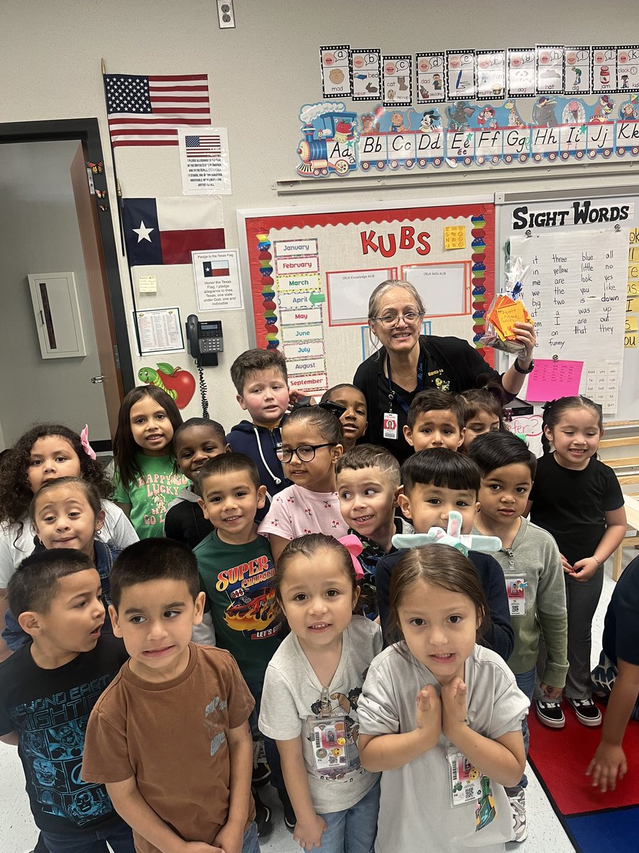 Gaby Garcia (@msggarcia204) on Twitter photo Late post Happy Paraprofessional Day to our amazing paras and Happy Librarians Day too! <a href="/GarciaLeza_AISD/">Garcia-Leza Primary</a> Late post Happy Paraprofessional Day to our amazing paras and Happy Librarians Day too! <a href="/GarciaLeza_AISD/">Garcia-Leza Primary</a>