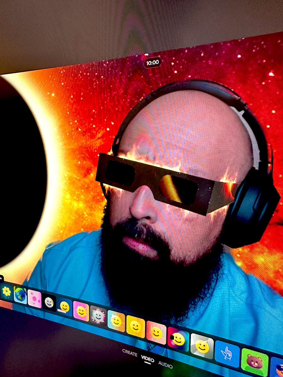 I don’t know about you all, but I think these @MicrosoftFlip #Eclipse2024 lenses are on fire 🔥 ! W/ @FelyTeachnology #SolarEclipse #SolarEclipse2024