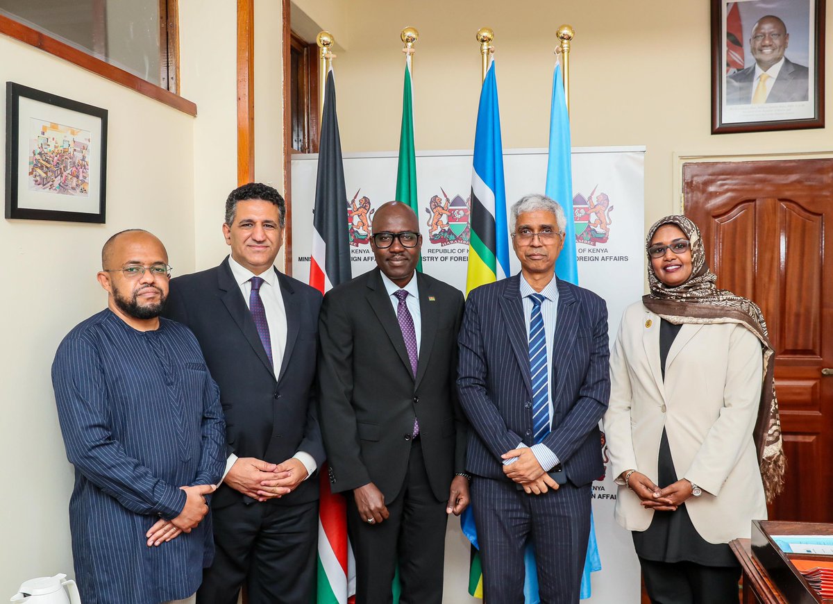 Delighted to receive Ambassador Amr Aljowaily, the Strategic Advisor to the Deputy Chairperson of the African Union Commission and his delegation. We deliberated on Kenya's central role in the Union and Nairobi's place as host to various AU institutions including @au_ibar and