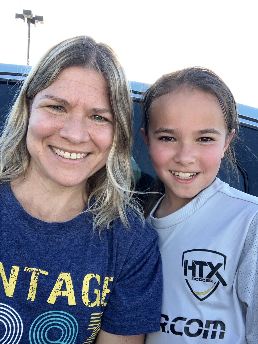 Can you relate? A high carb, low fat diet left me anxious, depressed, and unable to focus. Now I eat a LCHF diet. I’m present, grateful, and I get to enjoy every moment with my loved ones. Just took my niece to soccer practice last night. ☺️