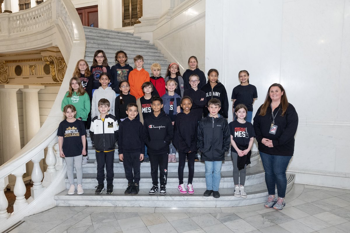 Springtime is often when elementary school students from the mid-state take educational field trips to Harrisburg to tour our historic state capitol building & learn more about how state government works. These students from Mountville Elementary in @hempfield visited recently.