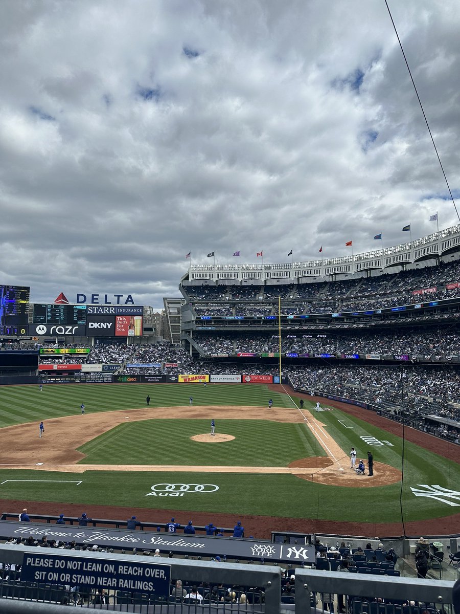 Mostly cloudy but feeling greatttt seeing our guys in stripes on the field at the Yankees Home Opener! 👏🏽👏🏽👏🏽🎉💙⚾️ @Yankees