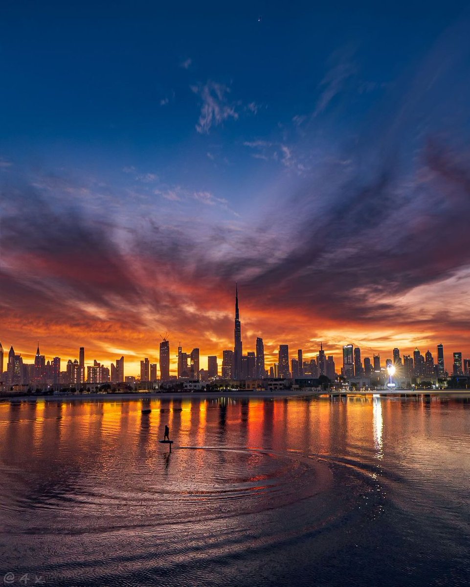 Day or night, Dubai never fails to put on a show 😍 📸 @4x #VisitDubai