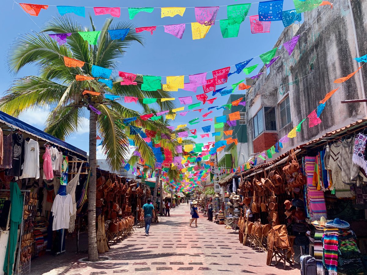 Beyond a pristine #MexicanCaribbean coastline, #PlayaDelCarmen offers exceptional eateries, live music, boutique shops, museums, & cafes along its vibrant #5thAvenue. #RivieraMaya #mexicotravel #laquinta #beautifuldestinations #beachtown #caribemexicano