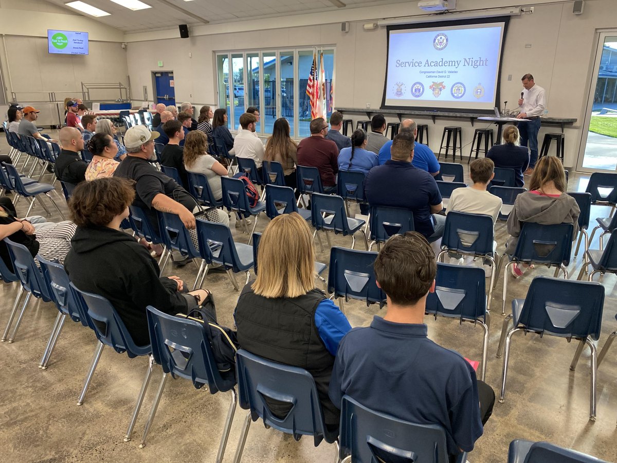Thank you to everyone who attended Service Academy Information Night! It was great to meet so many students interested in serving our country and congratulate the #CA22 students who were accepted this year. 🇺🇸