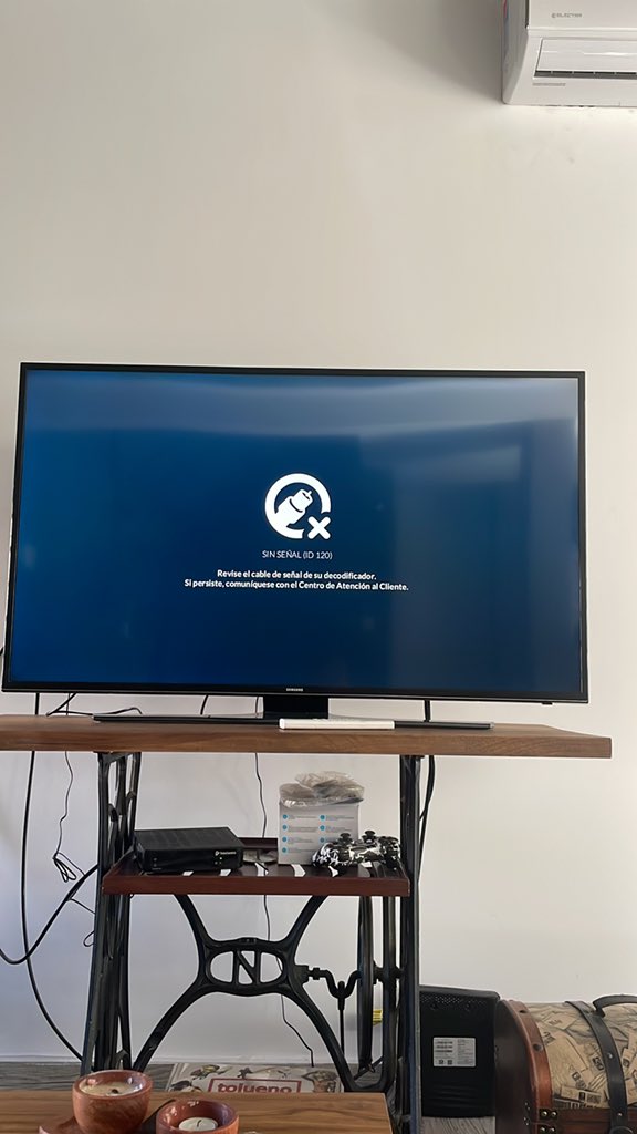 federomero17's tweet photo. La vida con @TelecentroAr es así, una ausencia eterna. Son las 11am y ya se cortó 5 veces. Por favor hagan retener así ven lo mierda qué es este servicio https://t.co/o1lMORozEb