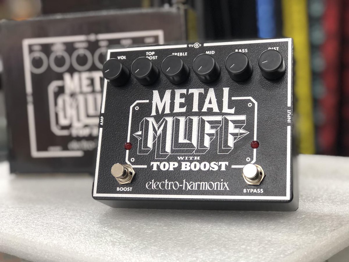 🤘 From titanic chugs and seismic sludge to blistering lead tones, the EHX Metal Muff with Top Boost has you covered with tons of gain on tap and a versatile active EQ!🤘 ehx.com/metalmuff 📷 @ensambletiendamusical #ehx #guitarpedals #guitargear #guitareffects…