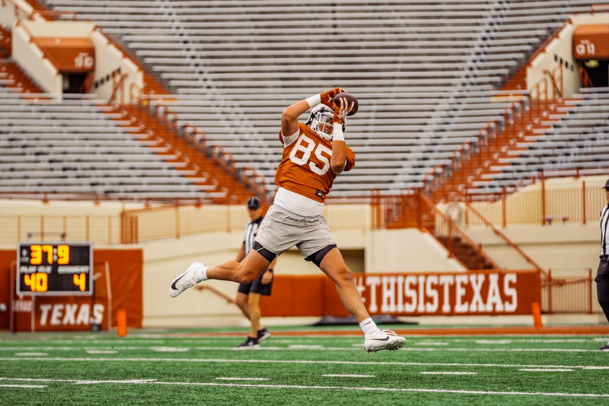 TexasFootball tweet picture