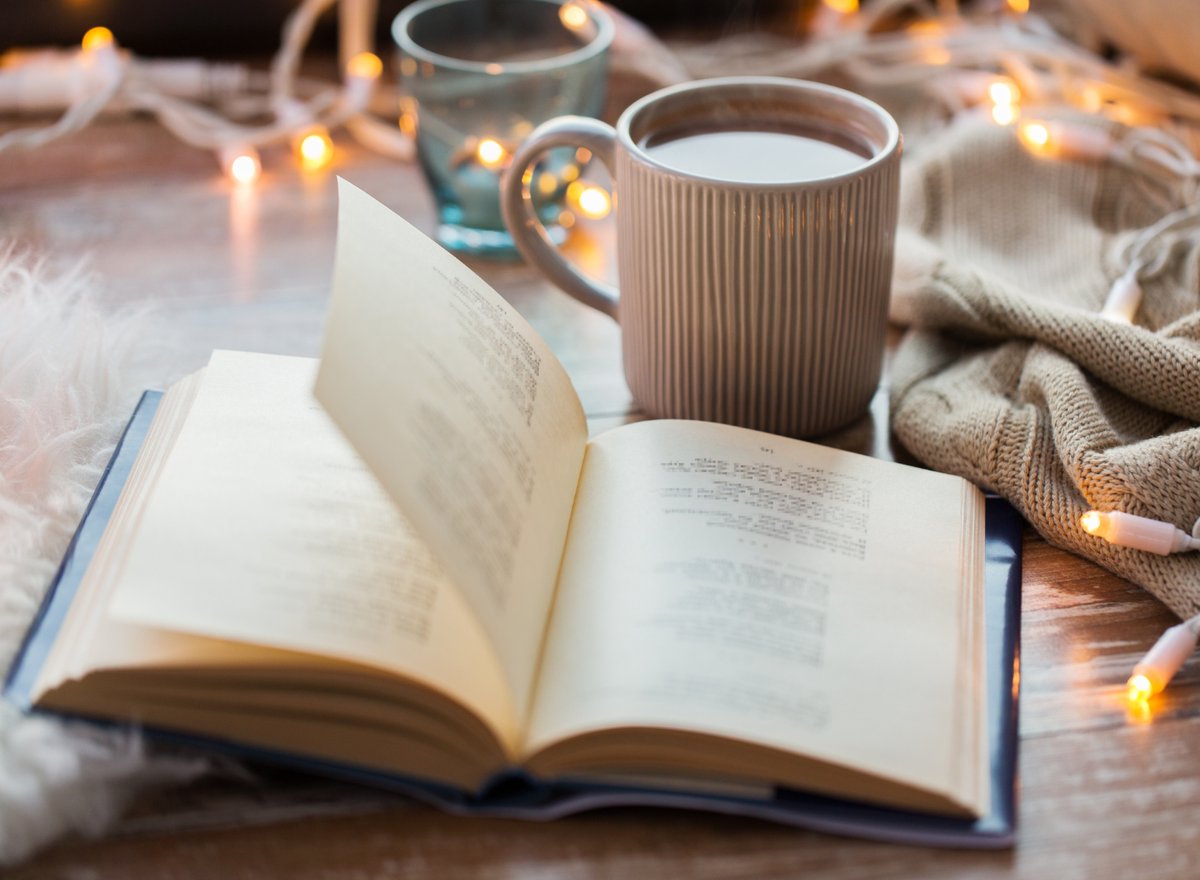 Which Cozy Mystery Book Would You Begin With? open.substack.com/pub/victoriata…