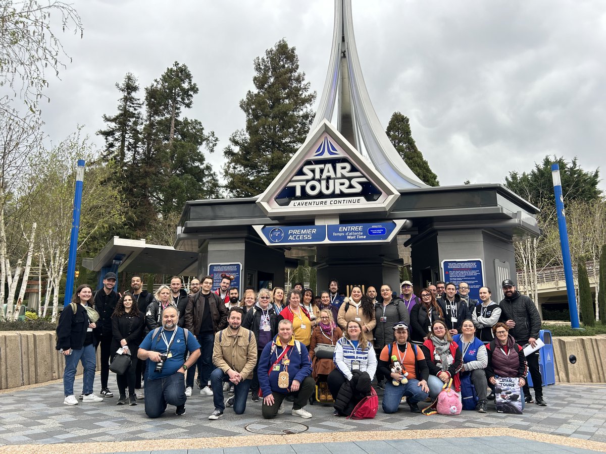 Starting today, Star Tours – The Adventures Continue will take you on a whole new adventures! On this occasion, Cast Members & fans were able to take a sneak preview of these new universes inspired by your favorite Disney+ series: Ahsoka, Andor and The Mandalorian