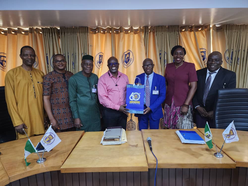 Conducting a routine partner M&E monitoring visit at @OAUniversity, our team has had the pleasure of meeting the university's VC, @BamireAS, and other representatives and engaged in discussions on the status of the program at OAU and enhancing the partnership and its impact.