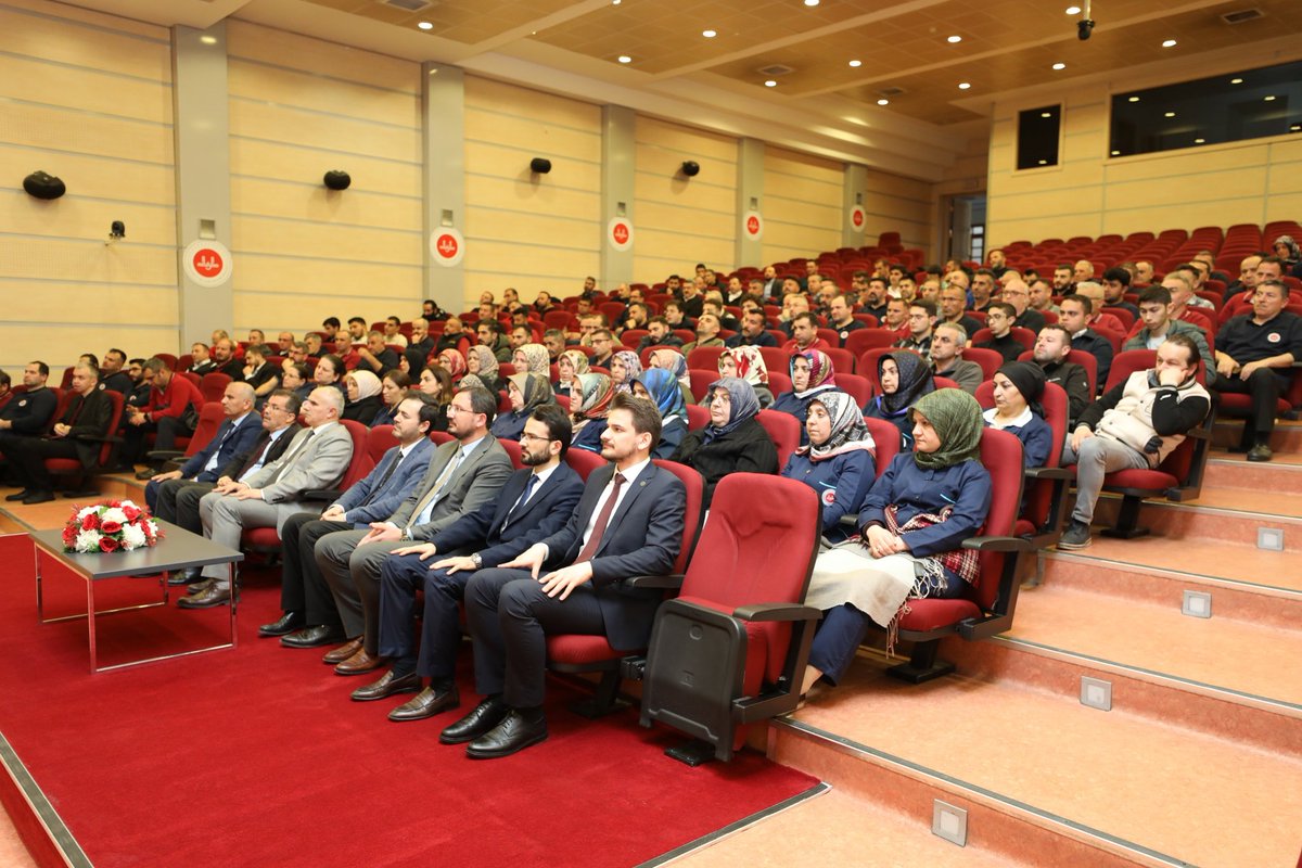 Diyanet Akademisi Başkanlığı ile Yönetim Hizmetleri Genel Müdürlüğü iş birliği halinde Başkanlık merkez teşkilatında çalışan destek personeline yönelik 11 Mart - 04 Nisan 2024 tarihleri arasında “Hizmet İçi Eğitim Semineri” düzenlendi.