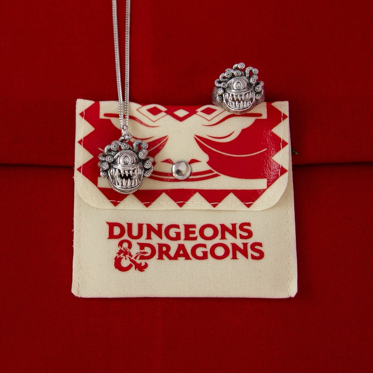 RockLoveJewelry's tweet photo. Creatures from the Underdark, #Beholders are among the greatest threats to the world! 👁️✨ Handcrafted in sterling silver and antiqued to accentuate detail, the Beholder Ring & Necklace are intricately sculpted in frightening glory 😈❤️
Shop: https://t.co/cnQ9uJ8kPq https://t.co/VdyhQicaDb