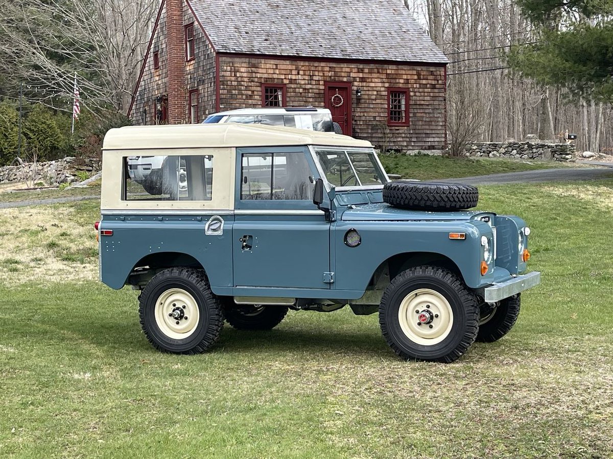 1974 Series III Land Rover 

#landrover #restoration #series3 #series3landrover #classicvehicle #serieslandrovers #mylandy #autos #automotive #britishcars