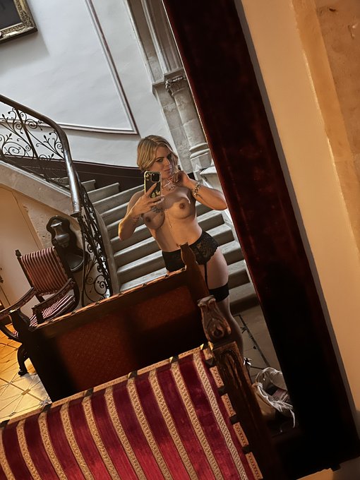 Tournage pour @33_films_prod aujourd&rsquo;hui. https://t.co/AuV6OX5YDn<a class="tags" target="_blank" title="On Twitter" href="/?out=eyJ0eXAiOiJKV1QiLCJhbGciOiJIUzUxMiJ9.eyJpYXQiOjE3MjgxNTc4MDgsImlzcyI6InR3cG9ybnN0YXJzLmNvbSIsIm5iZiI6MTcyODE1NzgwOCwiZXhwIjoxNzU5NjkzODA4LCJyZWRpcmVjdF91cmwiOiJodHRwczovL3R3aXR0ZXIuY29tLzMzX2ZpbG1zX3Byb2QifQ.2-OdxmIhJK4Bh1OtcWBOlUOKZfCgsYXaPIJKBZ12aEO34evZh4WCm2mHEXMu690C6NkggLe1eYoLXmARyWSDYA">@33_films_prod</a><a href="/tag/backstage"class="tags"><span>#backstage</span></a>