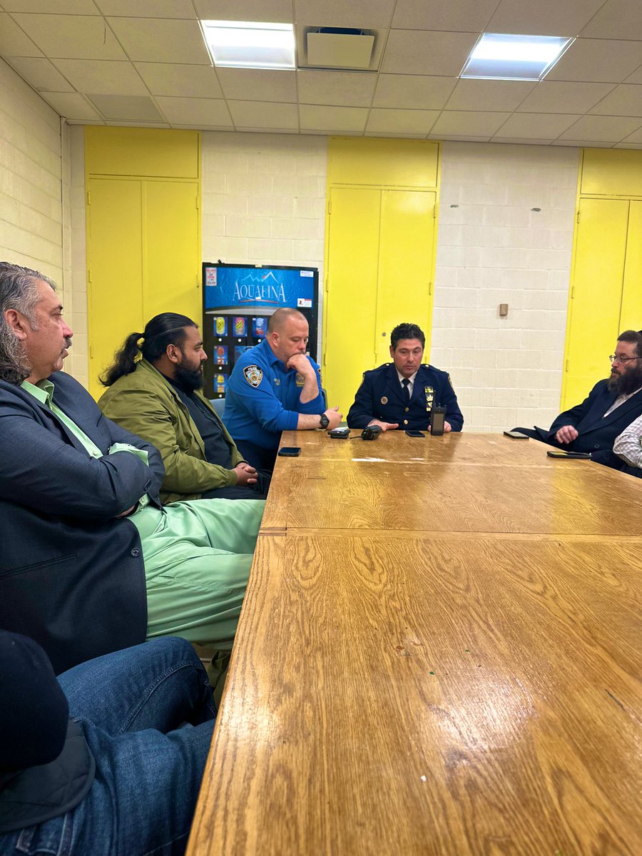 Yesterday Deputy Inspector Mackie gathered with members of the community regarding the continued safety of our community during the Ramadan & upcoming Passover holidays.