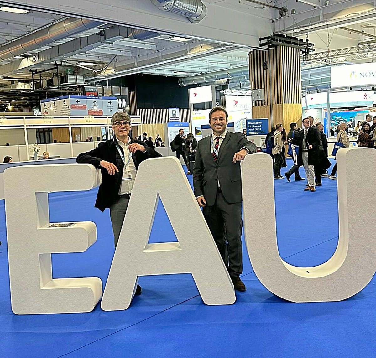 We begin the first day of the European Congress of Urology in Paris, full of eagerness to learn, to reunite with our colleagues, and to share our experiences and results. @Uroweb #EAU24 #urology #andrology